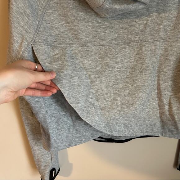 Nike Tech Gray Asymmetrical Zipper Butterfly Back Cropped Hoodie Size Small - Picture 8 of 12